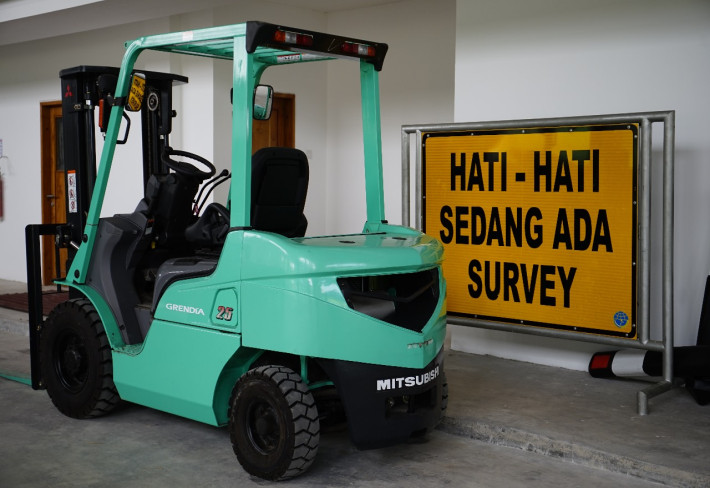 Forklift